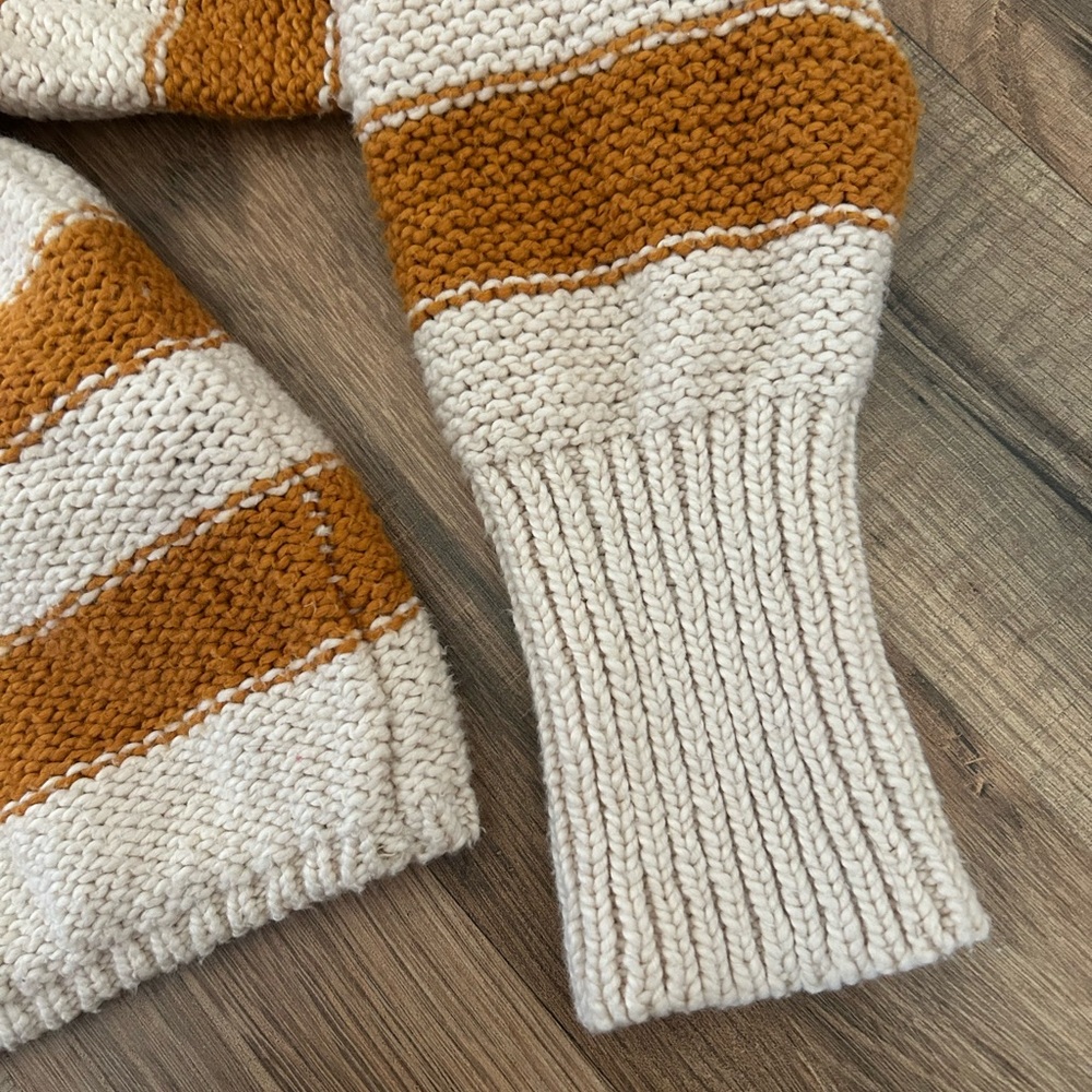 Billabong Women's Burnt Orange and Cream Striped Sweater - Picture 4 of 5